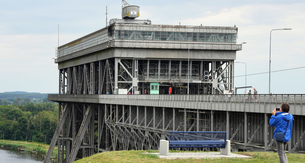 Niederfinow-ship-lift